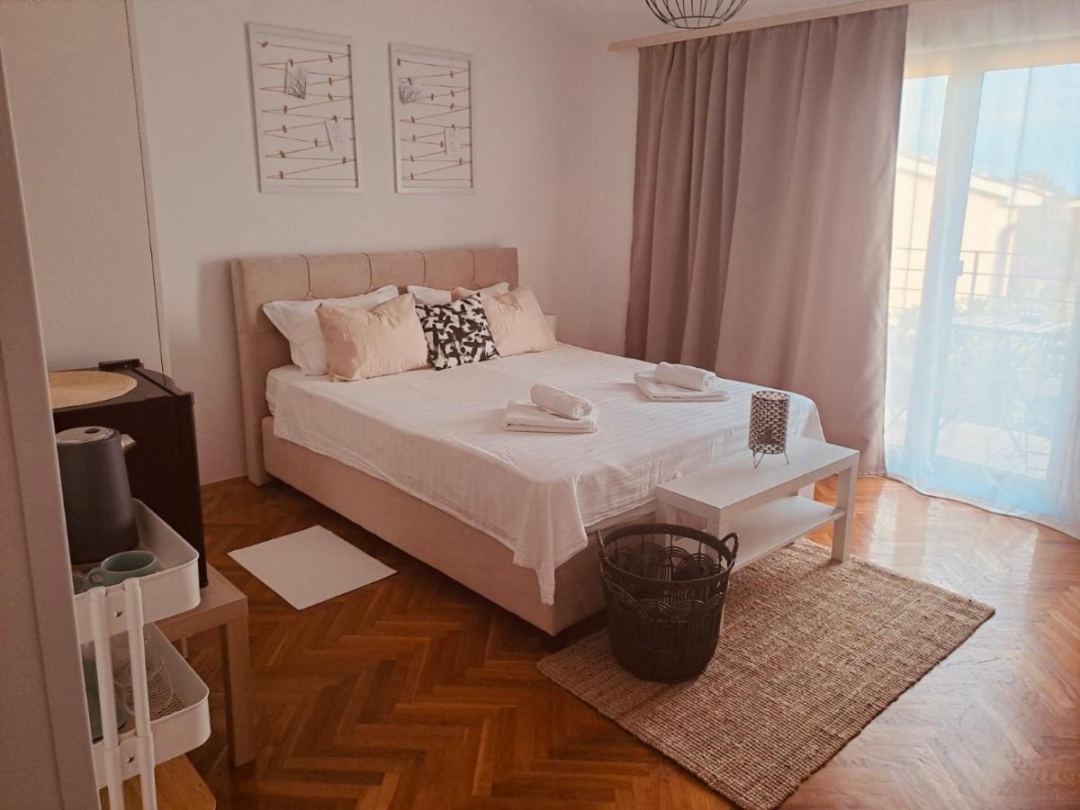 מלון רוביני Guests House Dali מראה חיצוני תמונה